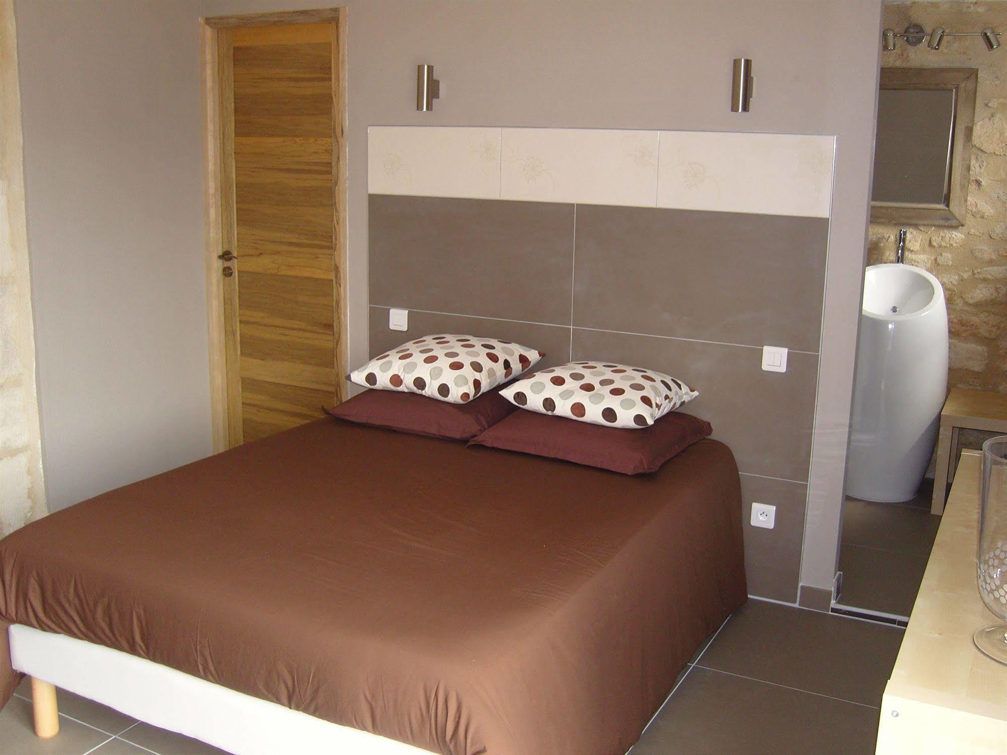 Mas Guiraud, Le Coquet Bed and Breakfast Beaucaire  Exteriör bild
