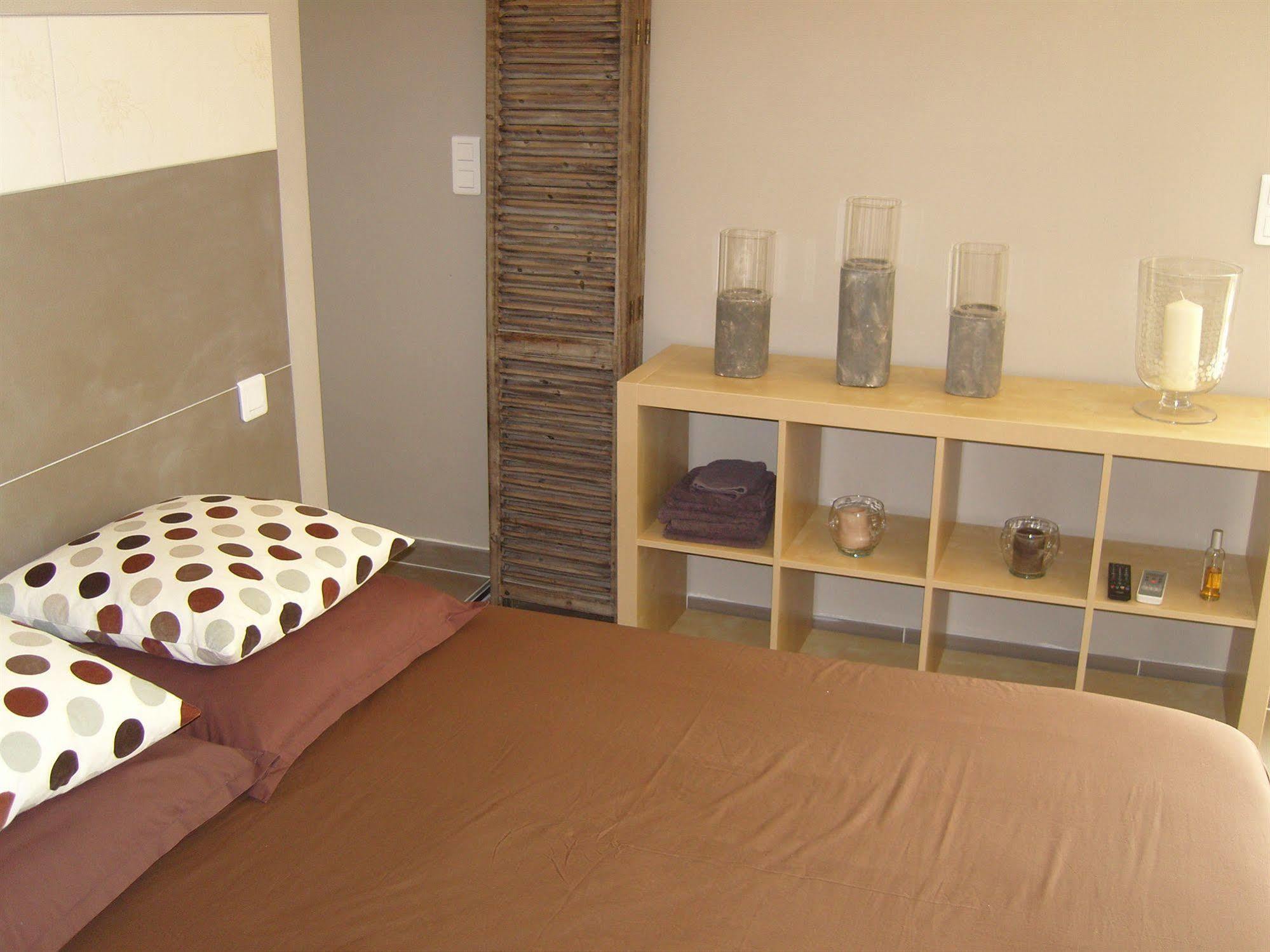 Mas Guiraud, Le Coquet Bed and Breakfast Beaucaire  Exteriör bild